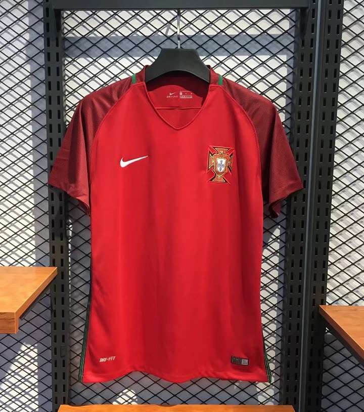 2016 Retro Portugal home S-XXL — foto 1