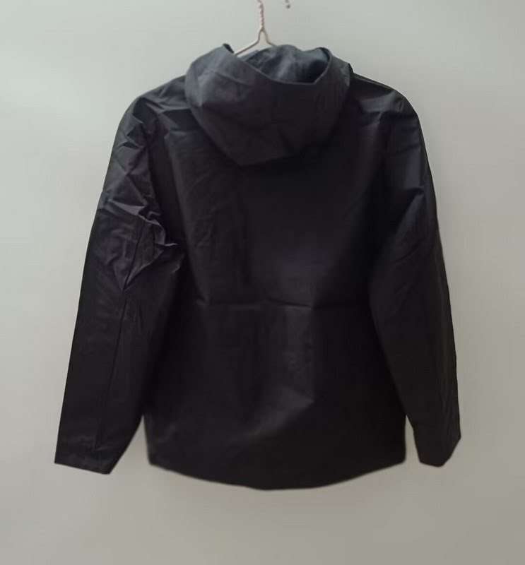 2425 Windbreaker Barcelona black Size S-XXL — foto 2