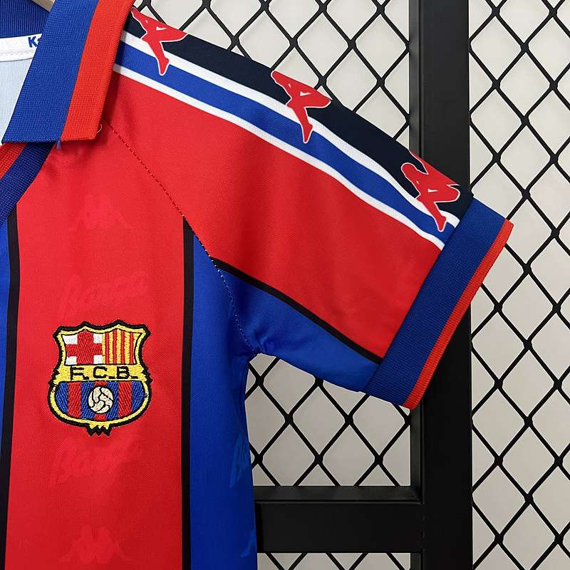 kids Barcelona 95∕97 home size︰ 16-28 — foto 3