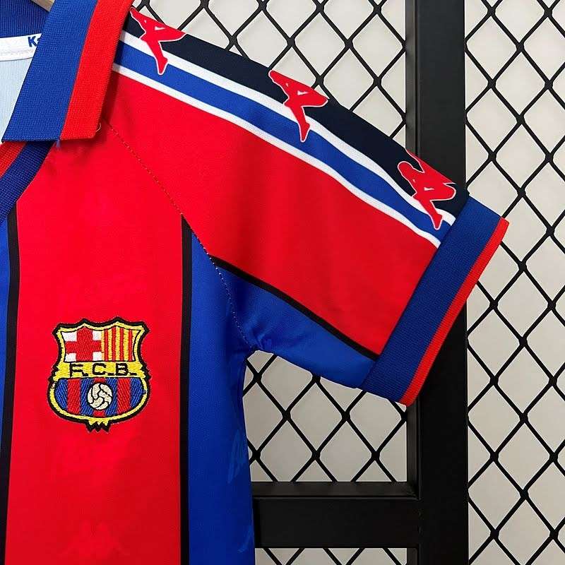 kids Barcelona retro 95∕97 home size︰ 16-28 — foto 3