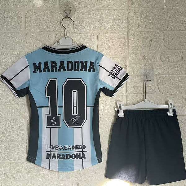 Argentina 2001 Maradona Commemorative Edition  16-28 — foto 2