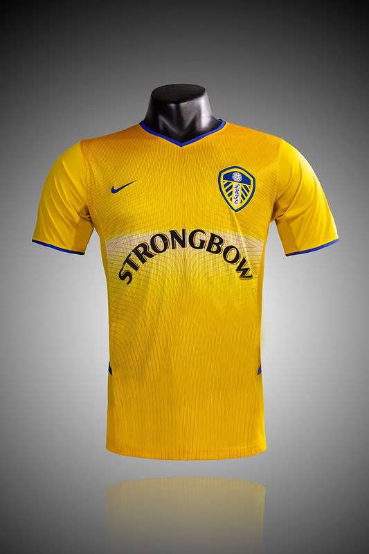 02/03 Retro Leeds united third away S-XXL — foto 1