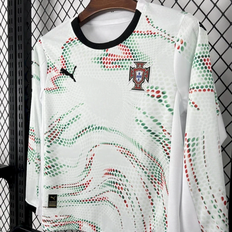 25/26 kids Portugal away long sleeve size 16-28 — foto 4