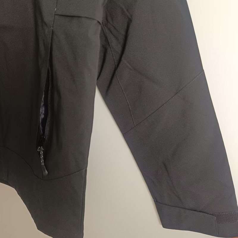 2526 Arsenal black windbreaker S-XXL3 — foto 3