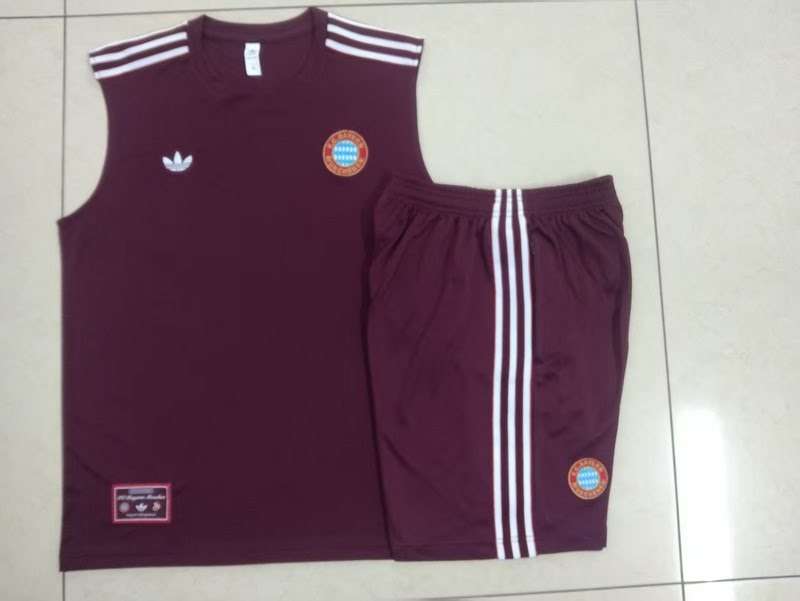 D2526 2425 Bayern training suit vest deep red retro S-XXL — foto 4