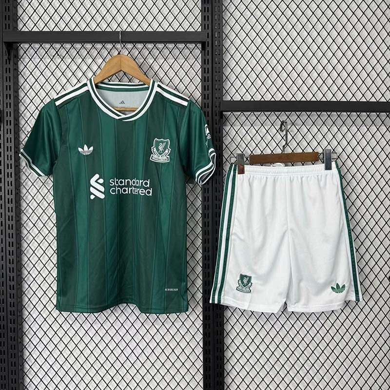 2526 kids Liverpool Third Away 16-28 — foto 1