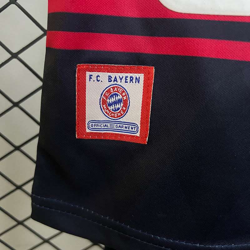 kids Bayern Munich 97∕99 Home size︰ 16-2 — foto 4