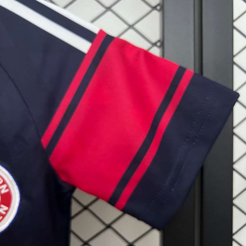 kids Bayern Munich 97∕99 Home size︰ 16-2 — foto 5