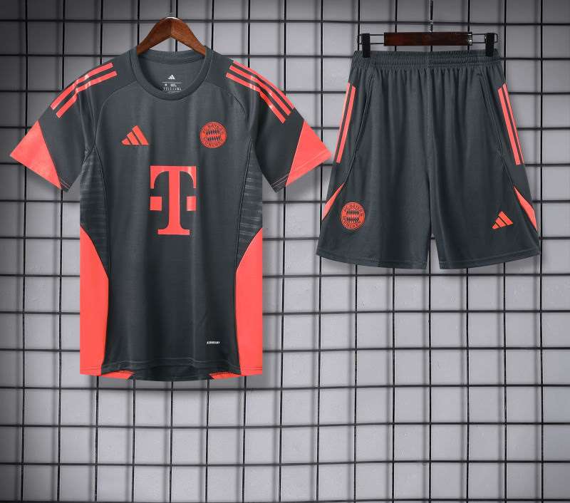 2526 Bayern Black Short Sleeve Suit S-2XL — foto 3