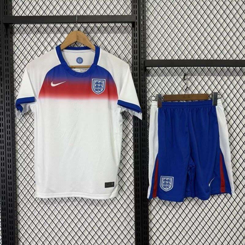 2526 England home kids 16-28 — foto 1