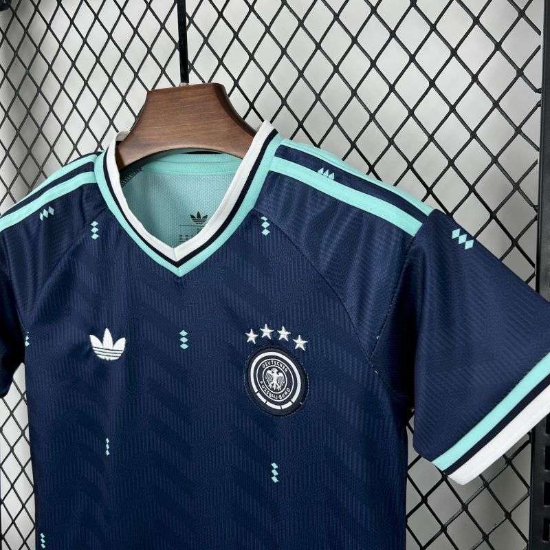 2627 Kids Germany  World Cup Away Jersey Kit — foto 4