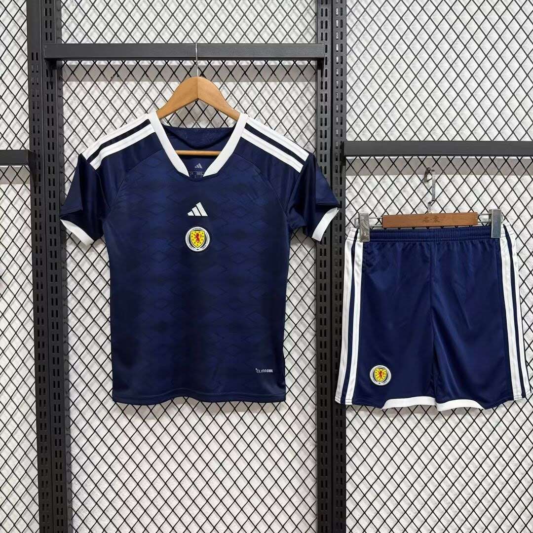 2627 kids Scotland home kit 16-28 — foto 1