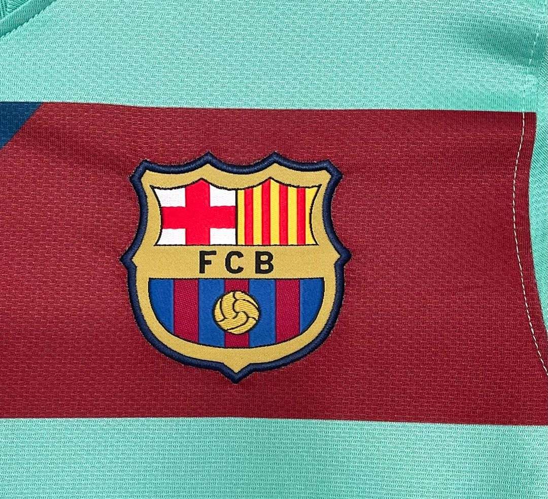 2010-11 Barcelona away long sleeve (5303) — foto 4