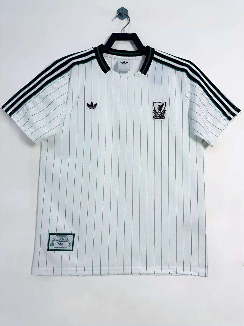 2025-26 Liverpool White (Cultural Shirt) (8AEB) — foto 1