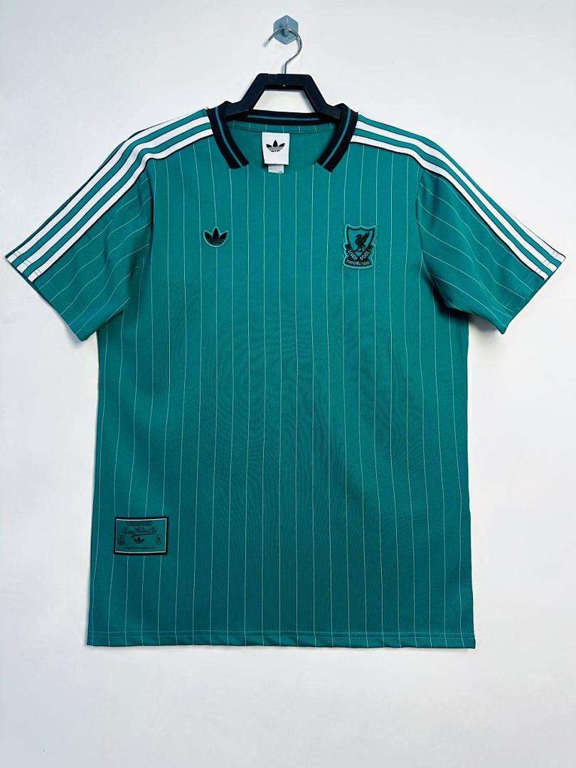2025-26 Liverpool Green (T-shirt) (640E) — foto 1