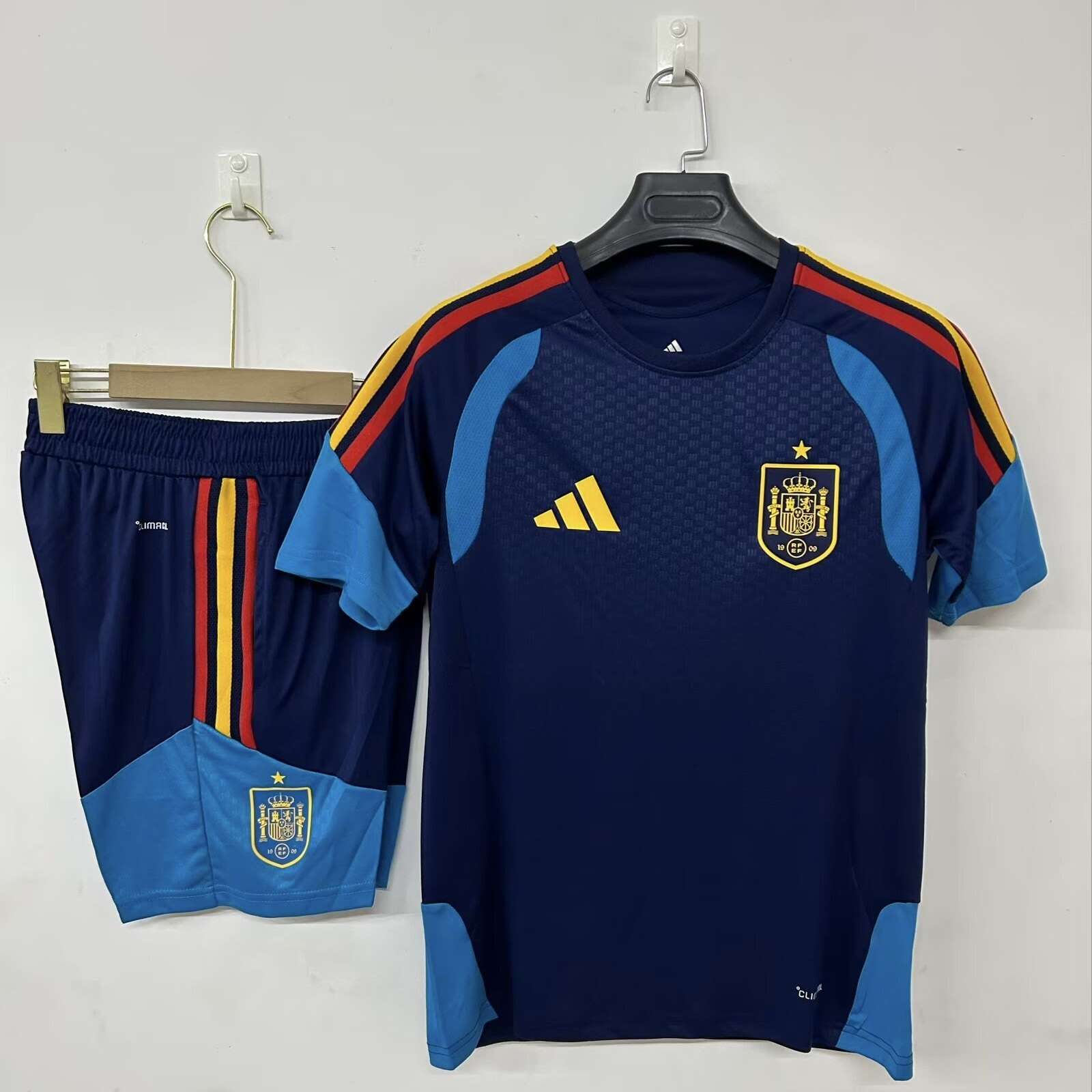 2627 Spanish Black Training Suit Set: Sizes S-3XL — foto 1