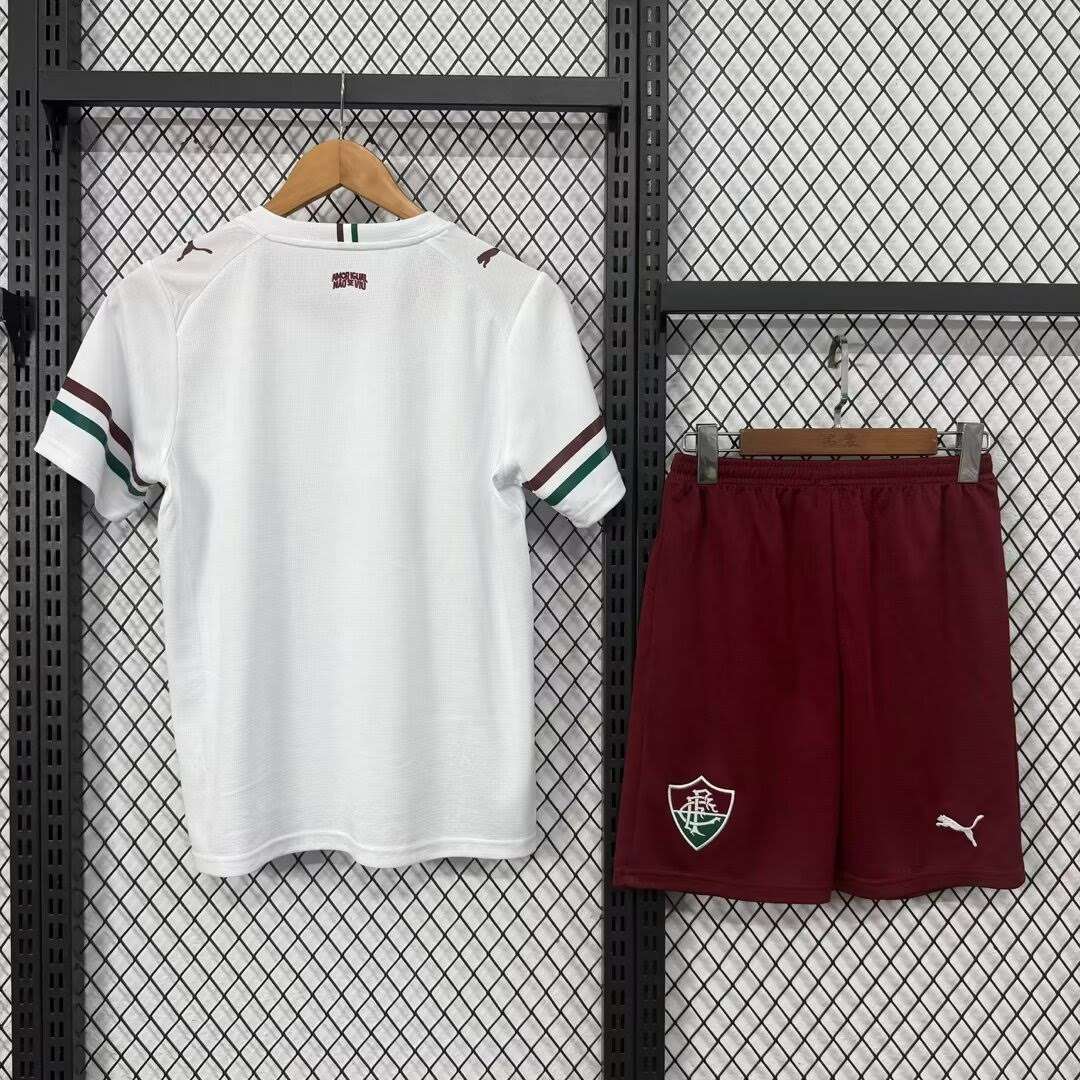 2627 kids Fluminense away 16-28 — foto 2
