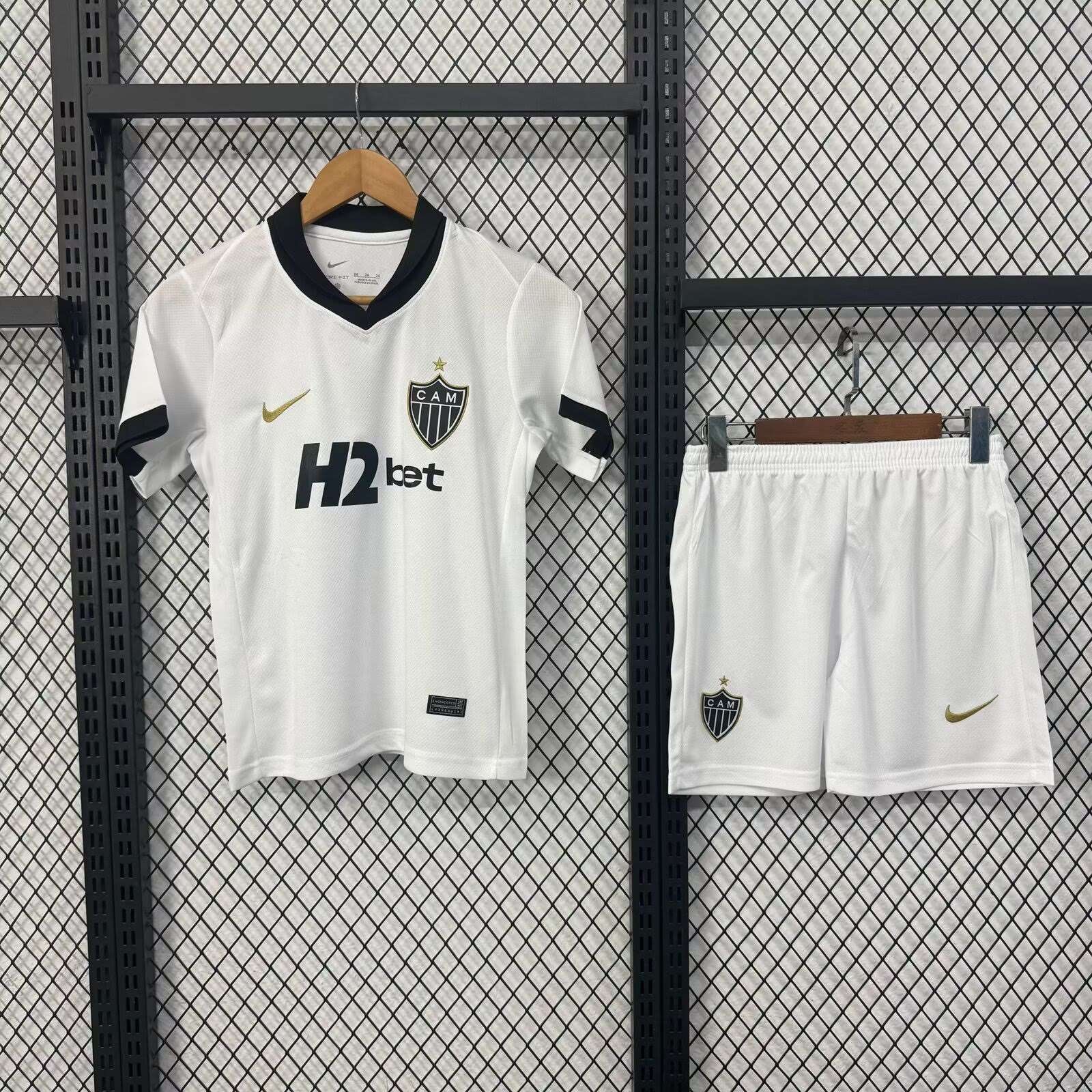 2627 kids Atletico Mineiro away 16-28 — foto 1
