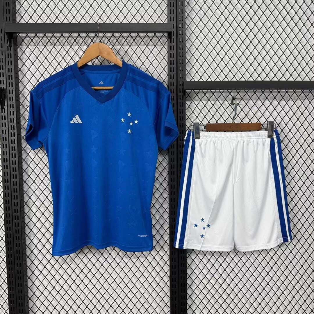 2627 kids Cruzeiro home game 16-28 — foto 1
