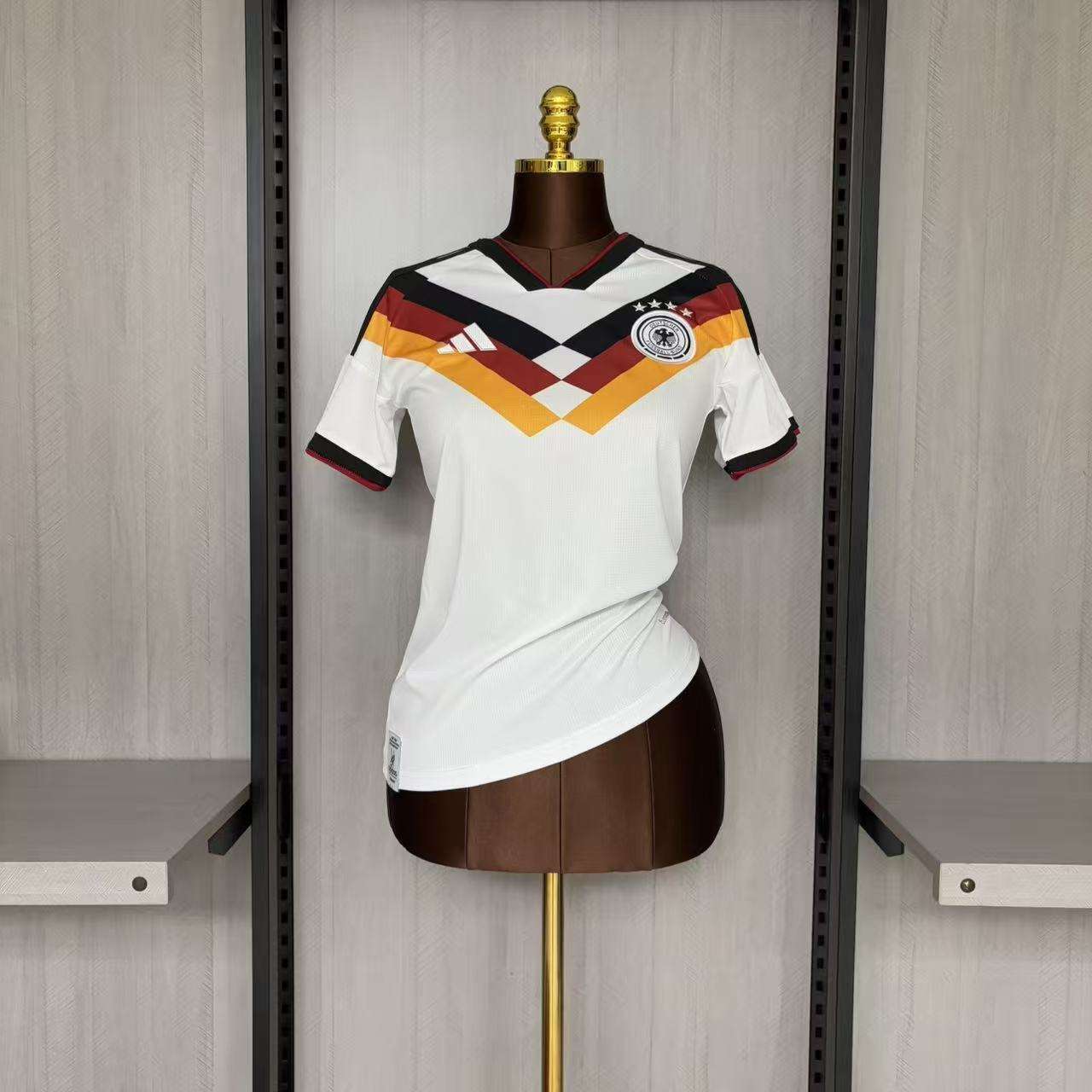 2627 German Home Women's Size S-2XL — foto 1