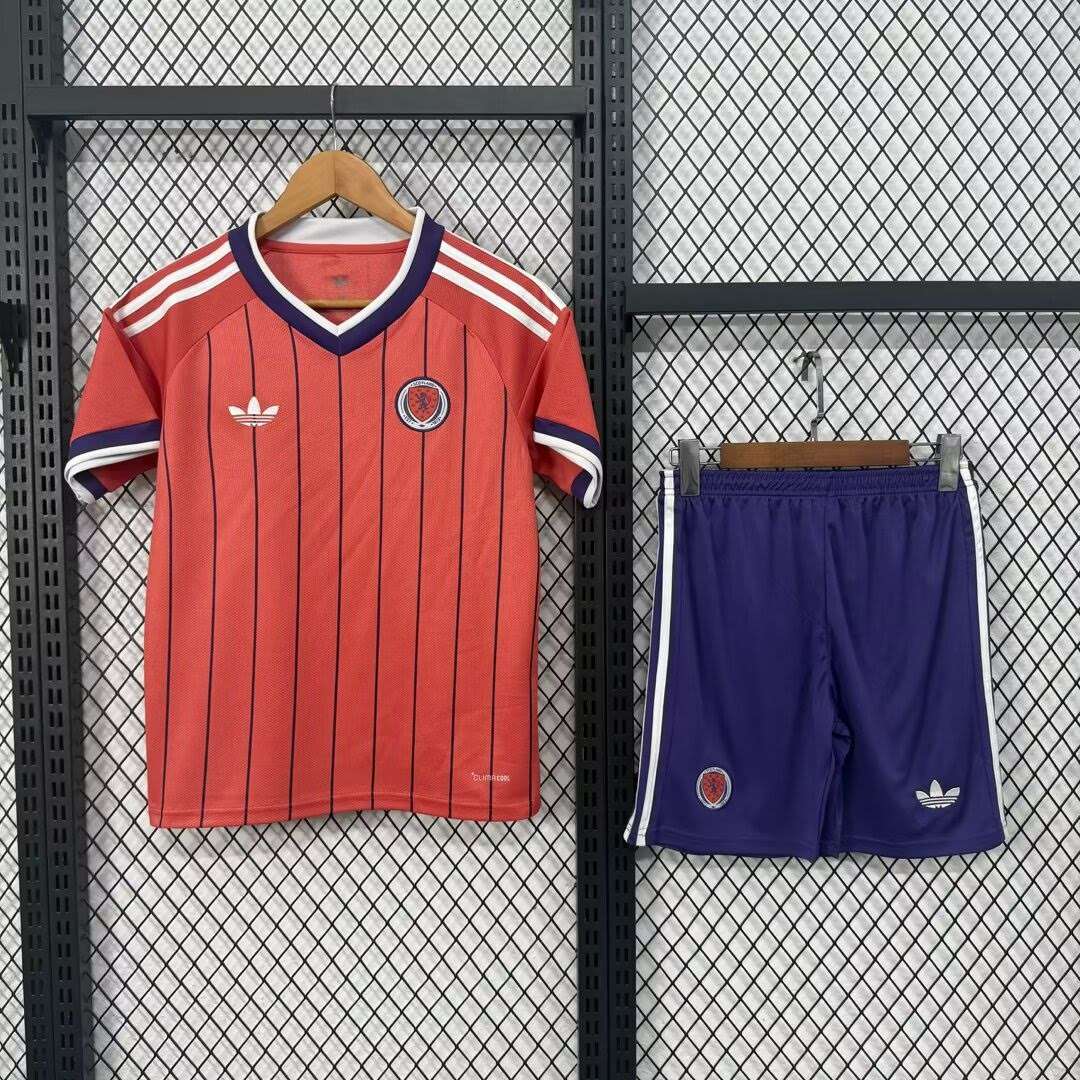 2627 Kids Scotland away 16-28 — foto 1