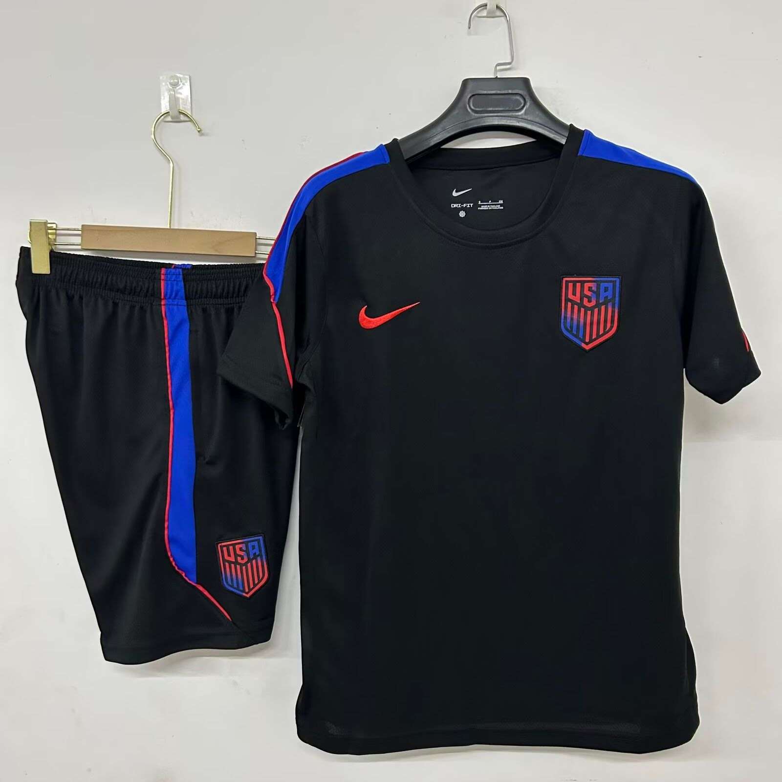 26-27 USA Black Training Suit: S-3XL — foto 1