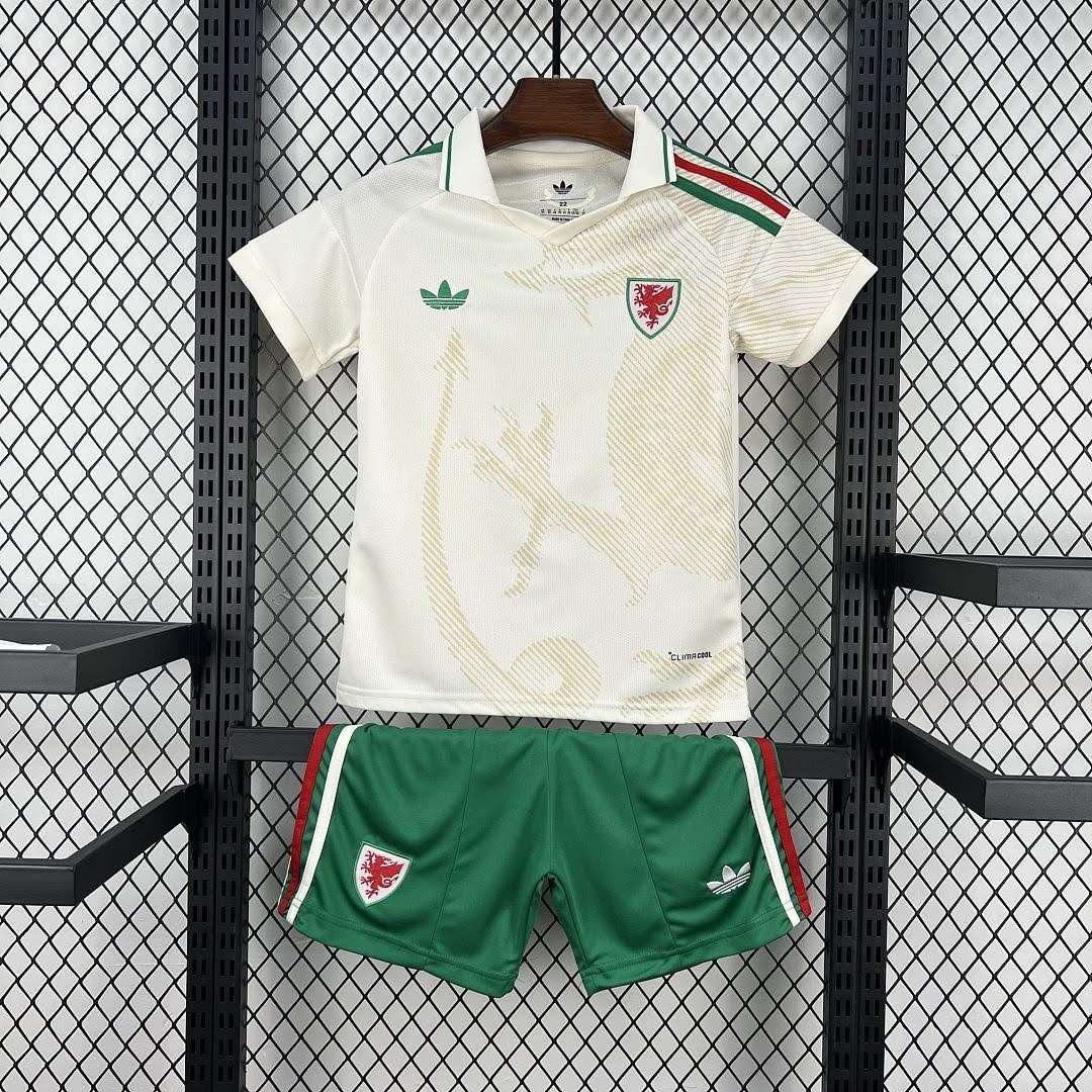 2627 Wales away kit kids 16-28 — foto 1