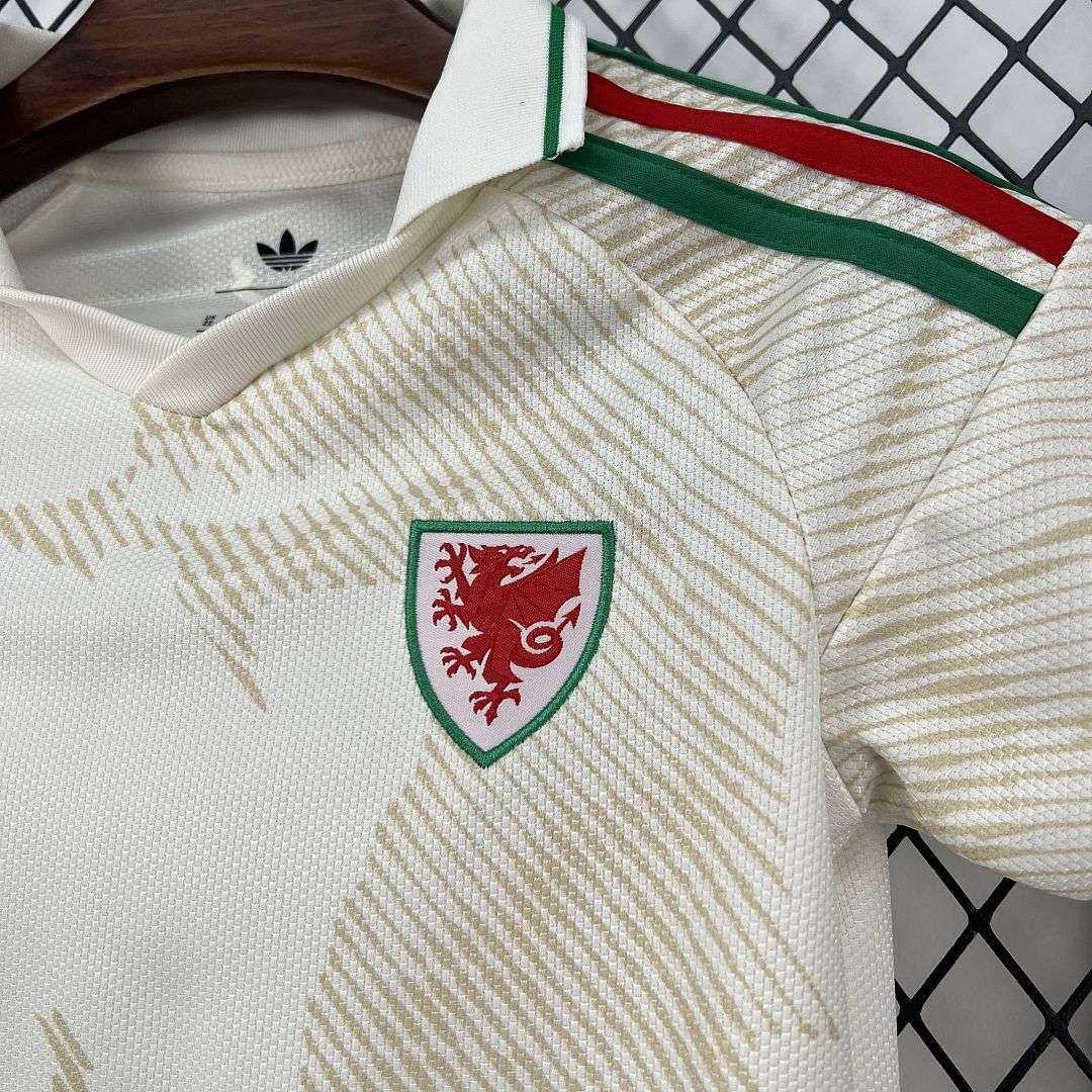 2627 Wales away kit kids 16-28 — foto 4