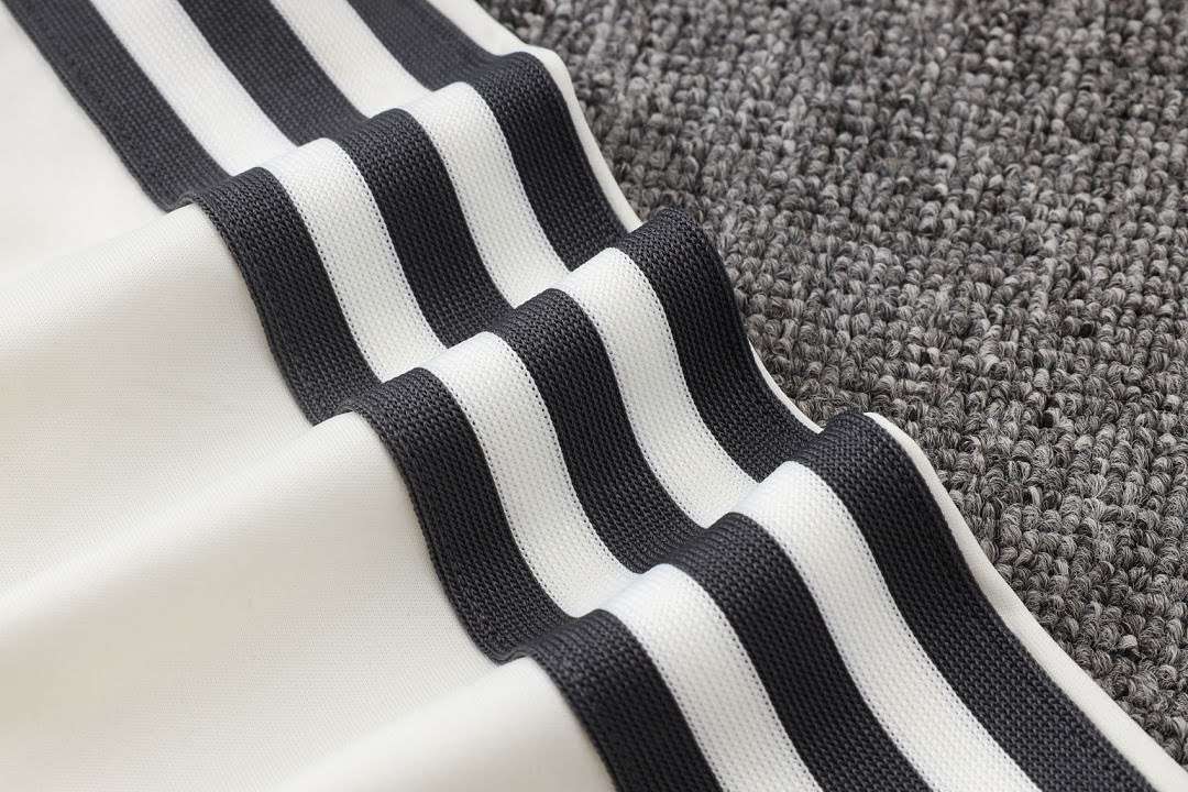 J26052# 2627 Germany Off-white Short-sleeved Suit S-2XL — foto 4