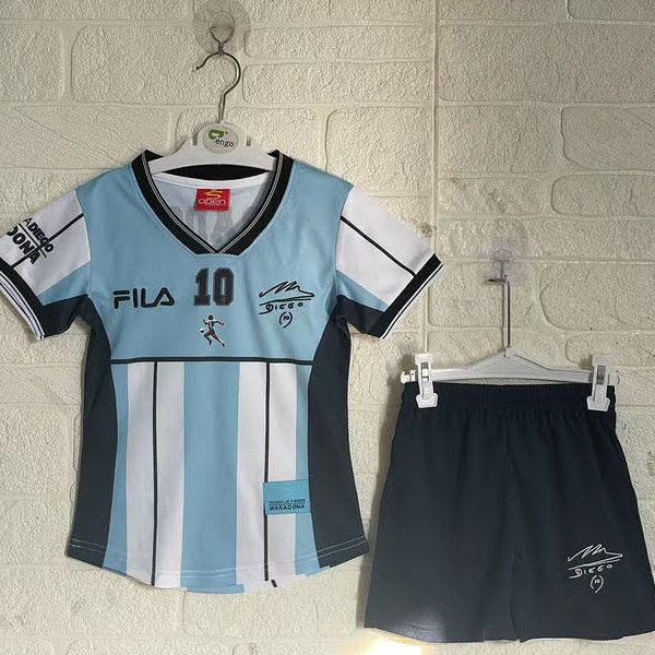 Argentina 2001 Maradona Commemorative Edition  16-28