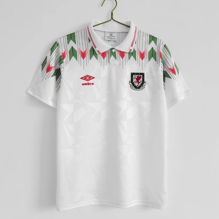 Retro Wales away in 1990/92