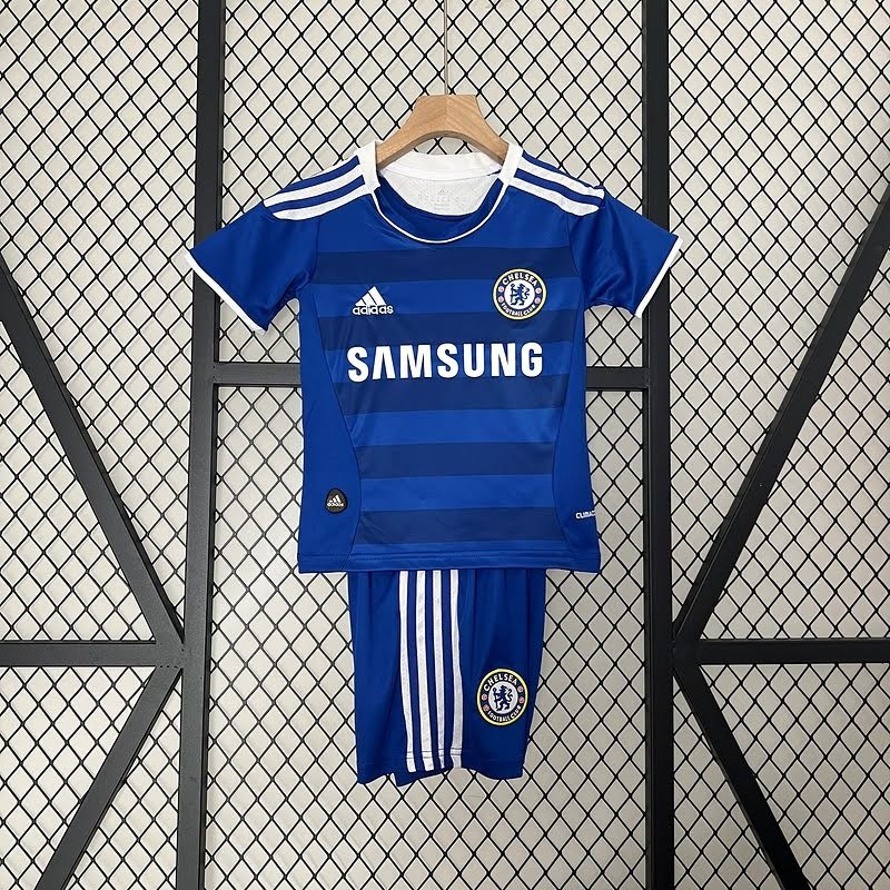 Retro kids Chelsea 2012 Champions League home game size︰ 16-28