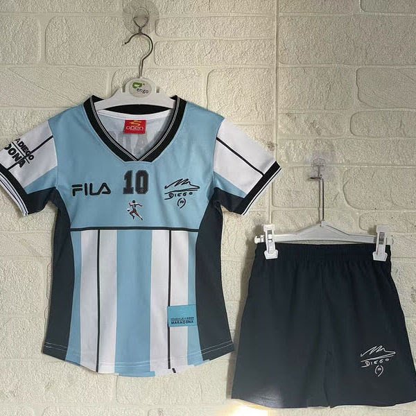 Argentina 2001 Maradona Commemorative Edition  16-28