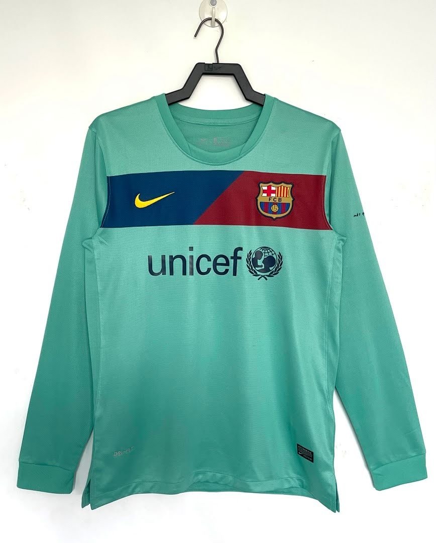 2010-11 Barcelona away long sleeve (5303)