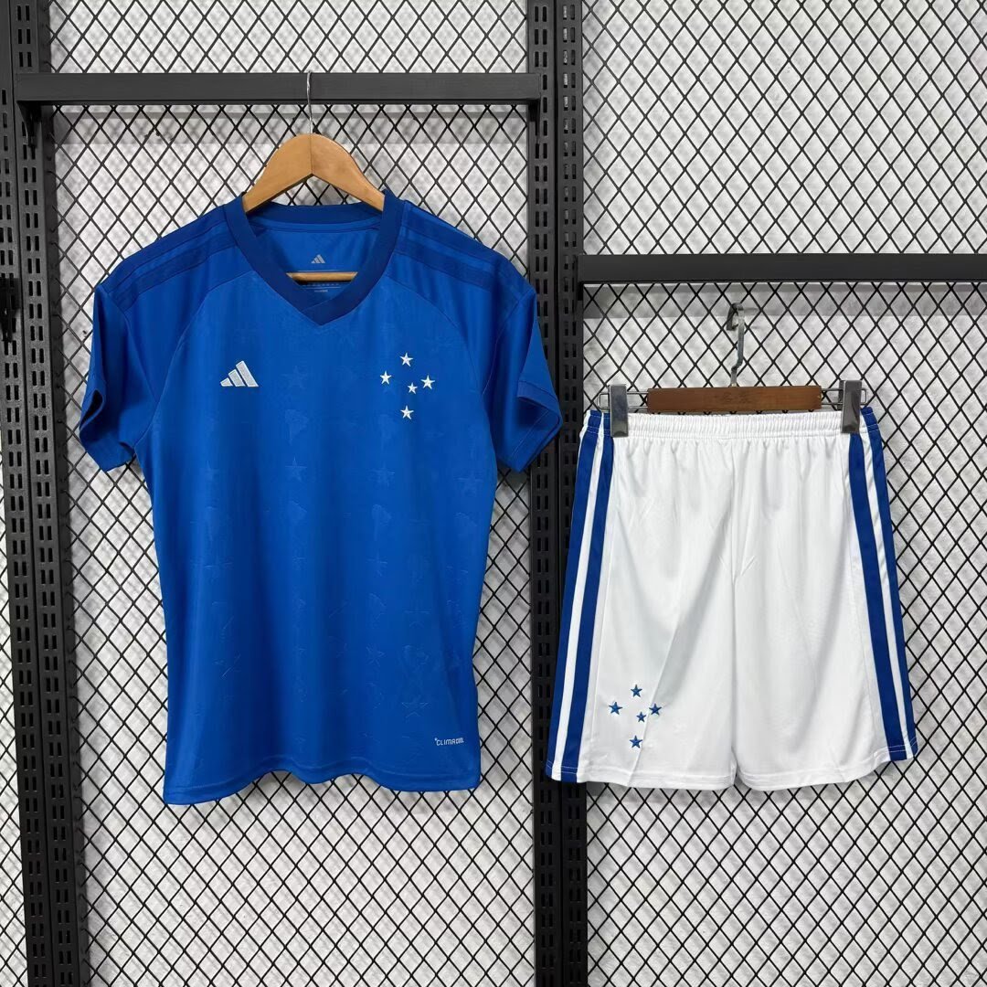 2627 kids Cruzeiro home game 16-28